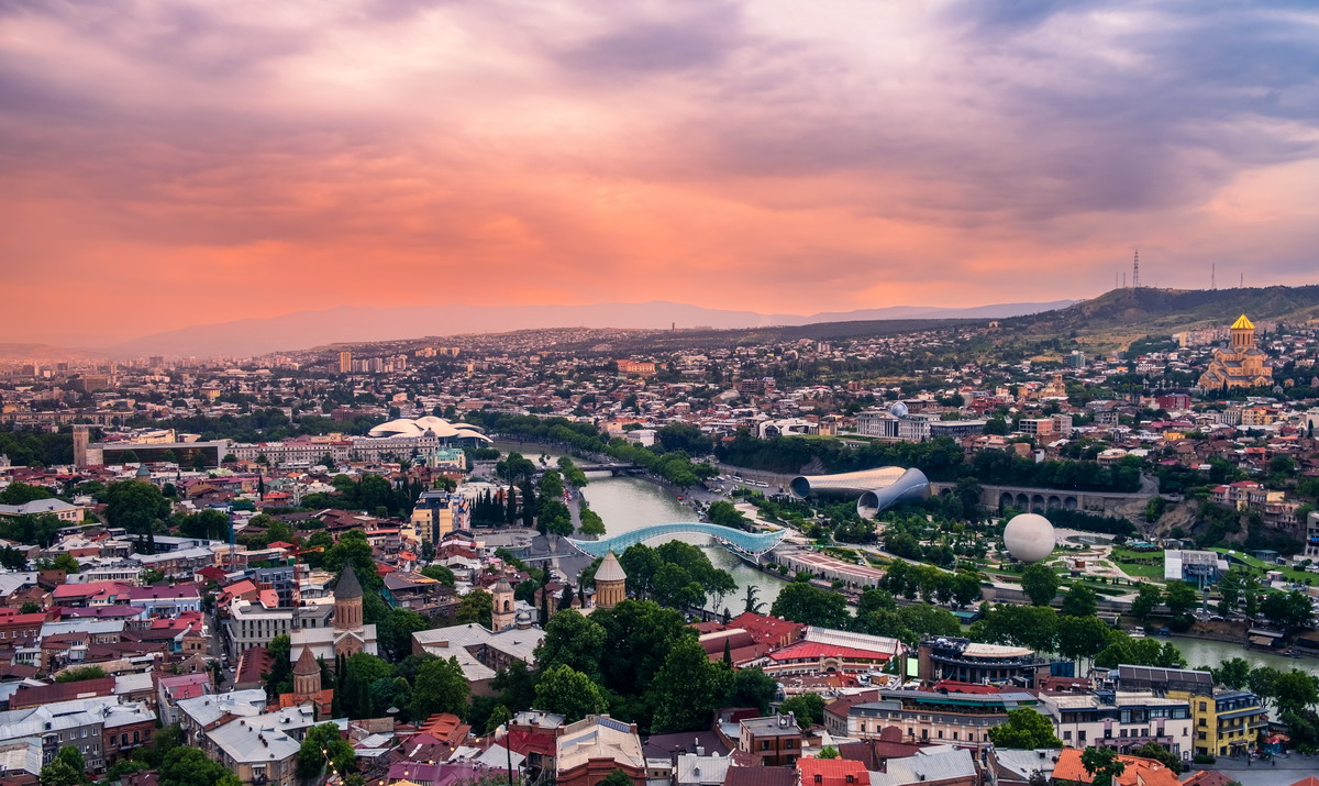 Viaggiare in inverno in Georgia: sci, terme e altro