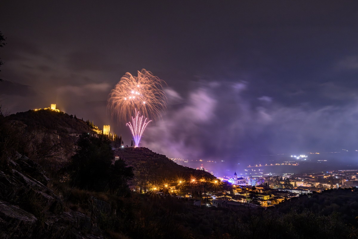 Tra mercatini e luci colorate, in Garda Trentino, il Natale diviene ancora più magico