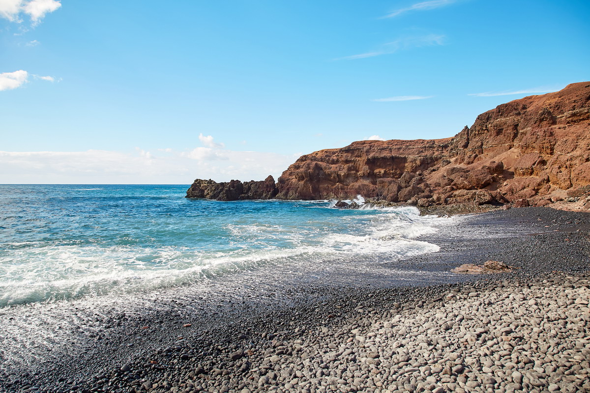 Come arrivare a La Gomera: traghetti, voli e trasporti interni